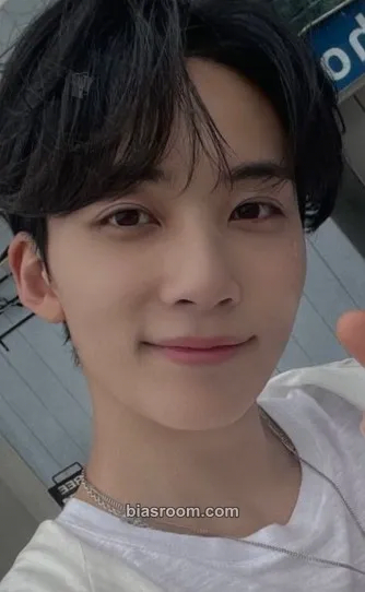 Jeonghan SECTOR 17 Photocard - SEVENTEEN - SEVENTEEN K-pop photocard
