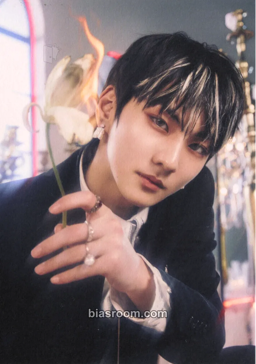 Jungwon DARK BLOOD Photocard - ENHYPEN - ENHYPEN K-pop photocard