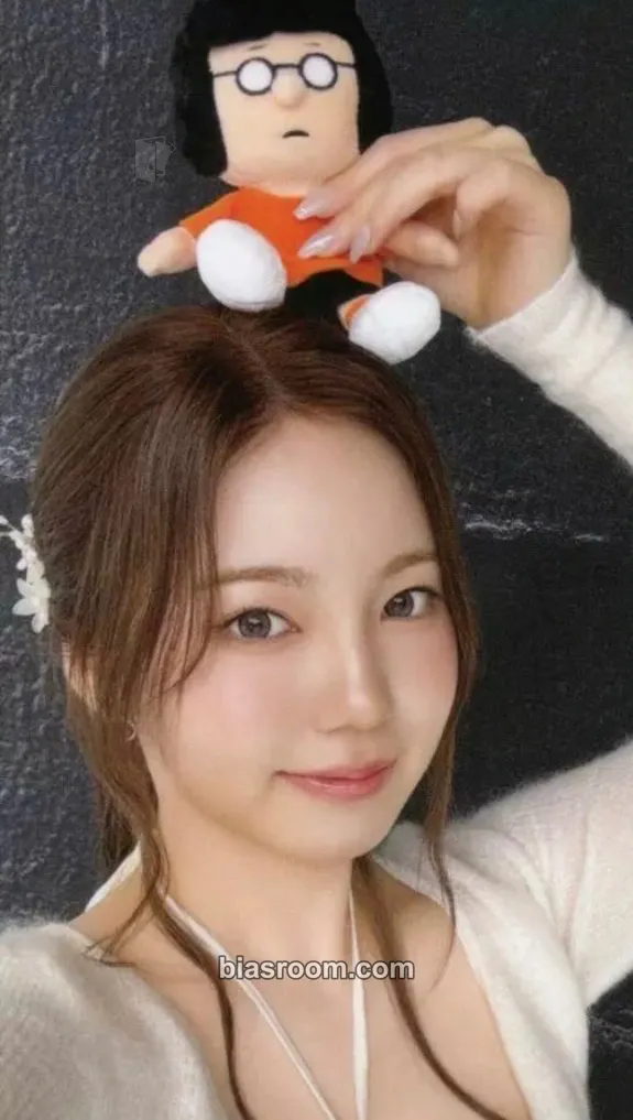 Ayaka AWAKE Photocard - NiziU - NiziU K-pop photocard