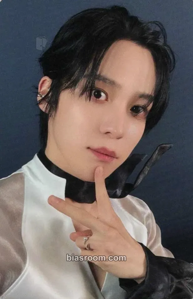 Yunho GOLDEN HOUR : Part.4 Photocard - ATEEZ - ATEEZ K-pop photocard