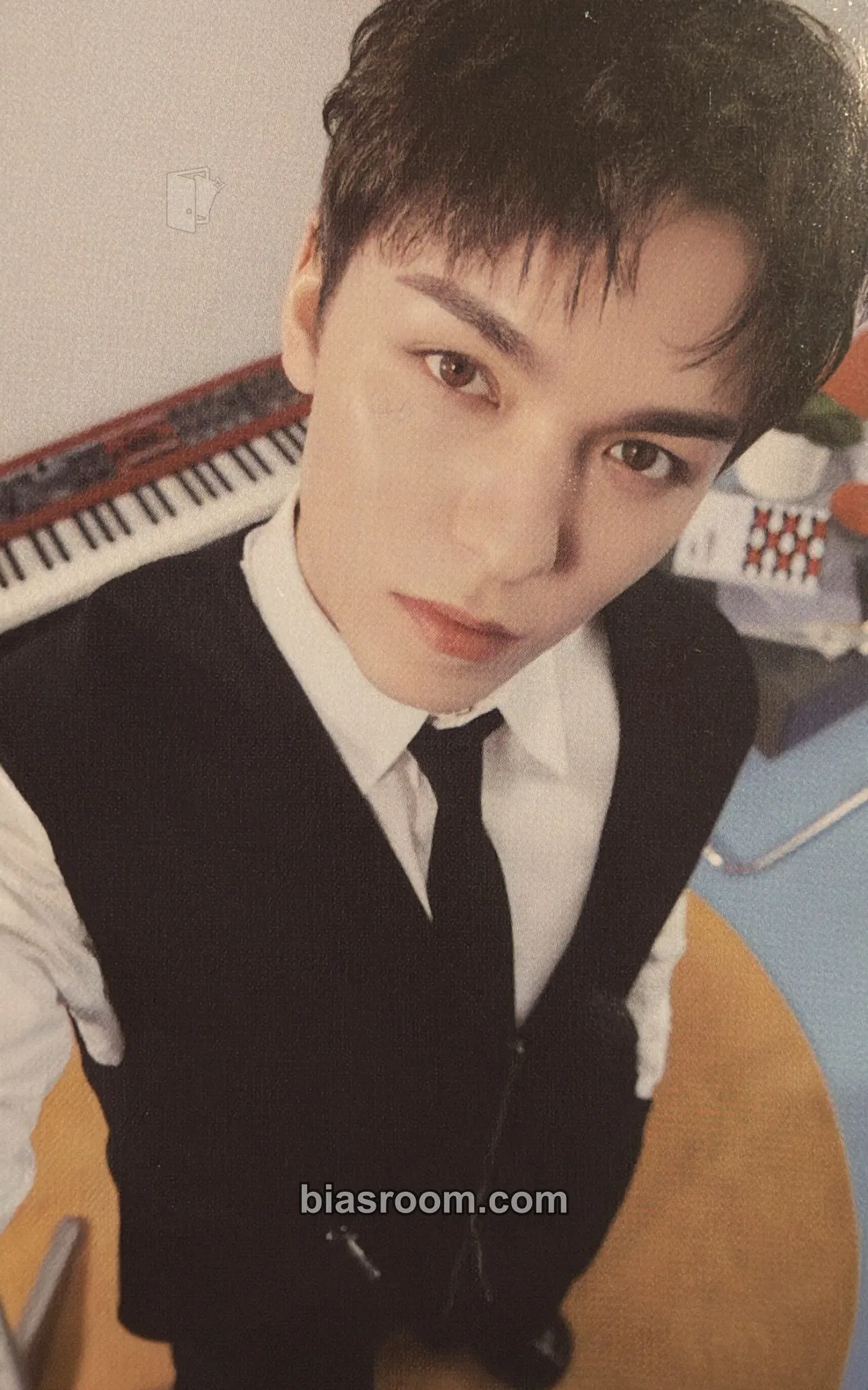Vernon 17 IS RIGHT HERE Photocard - SEVENTEEN - SEVENTEEN K-pop photocard