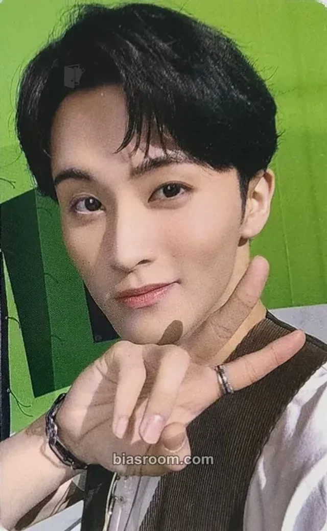NCT - Mark - The Firstfruit Album jump up lucky draw