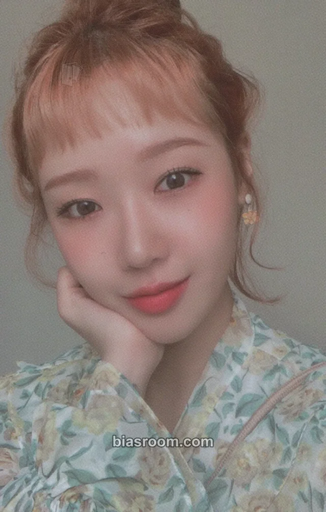 Weki Meki - Yoojung - 2021 Season's Greetings Other photocard set