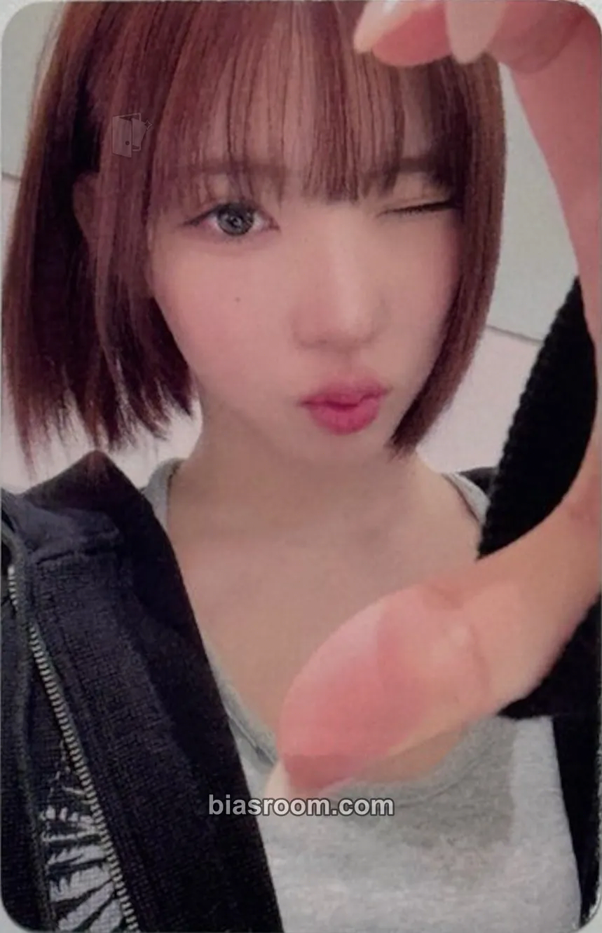 Jiwoo FOCUS Photocard - Hearts2Hearts - Hearts2Hearts K-pop photocard