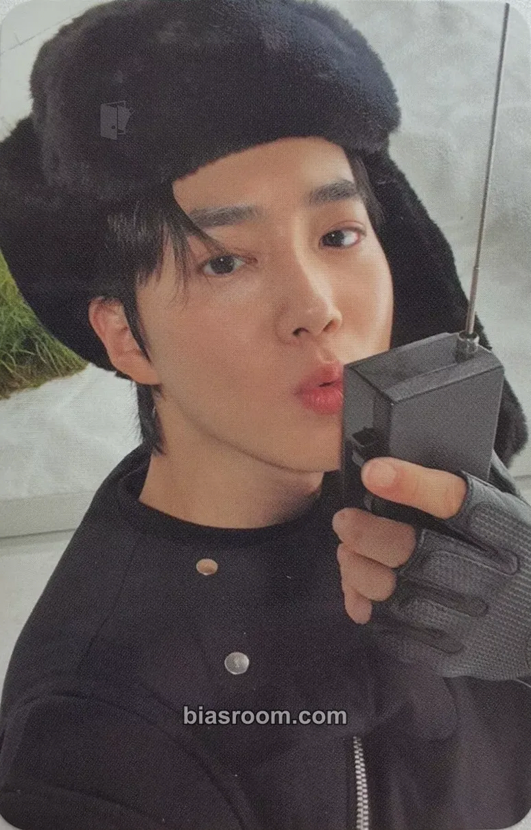 Suho 2022 Winter SMTOWN : SMCU Palace Photocard - EXO - EXO K-pop photocard