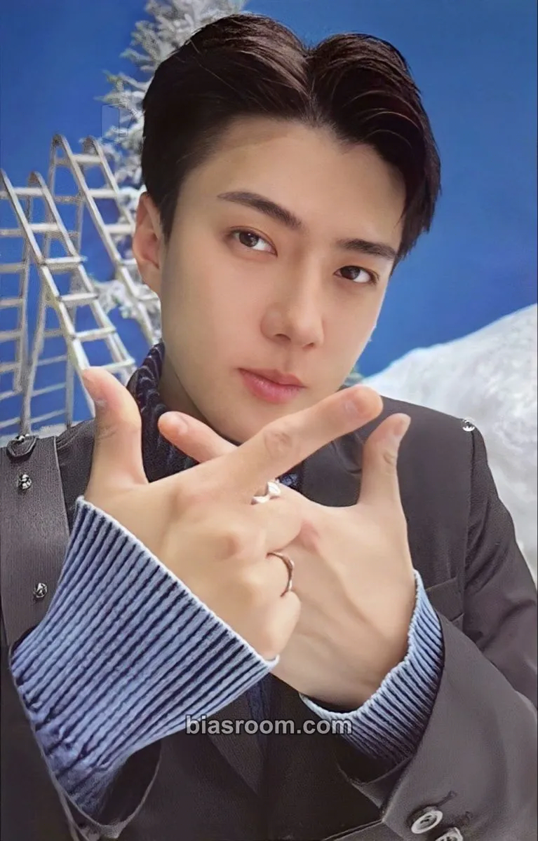 Sehun 2022 Winter SMTOWN : SMCU Palace Photocard - EXO - EXO K-pop photocard