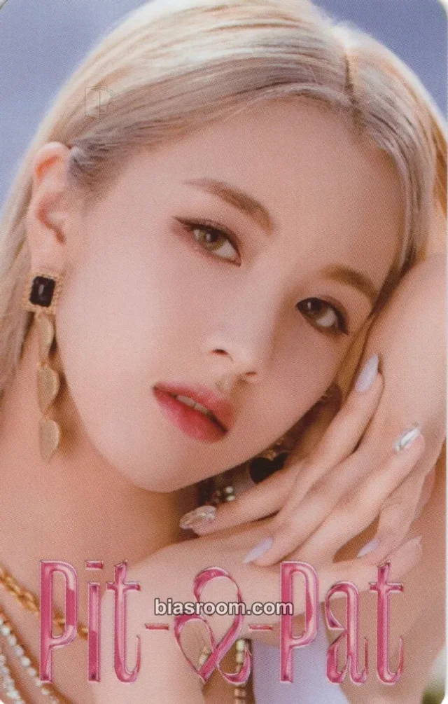 WOOAH - Lucy - Pit-a-Pat Album album photocard poca album qr card