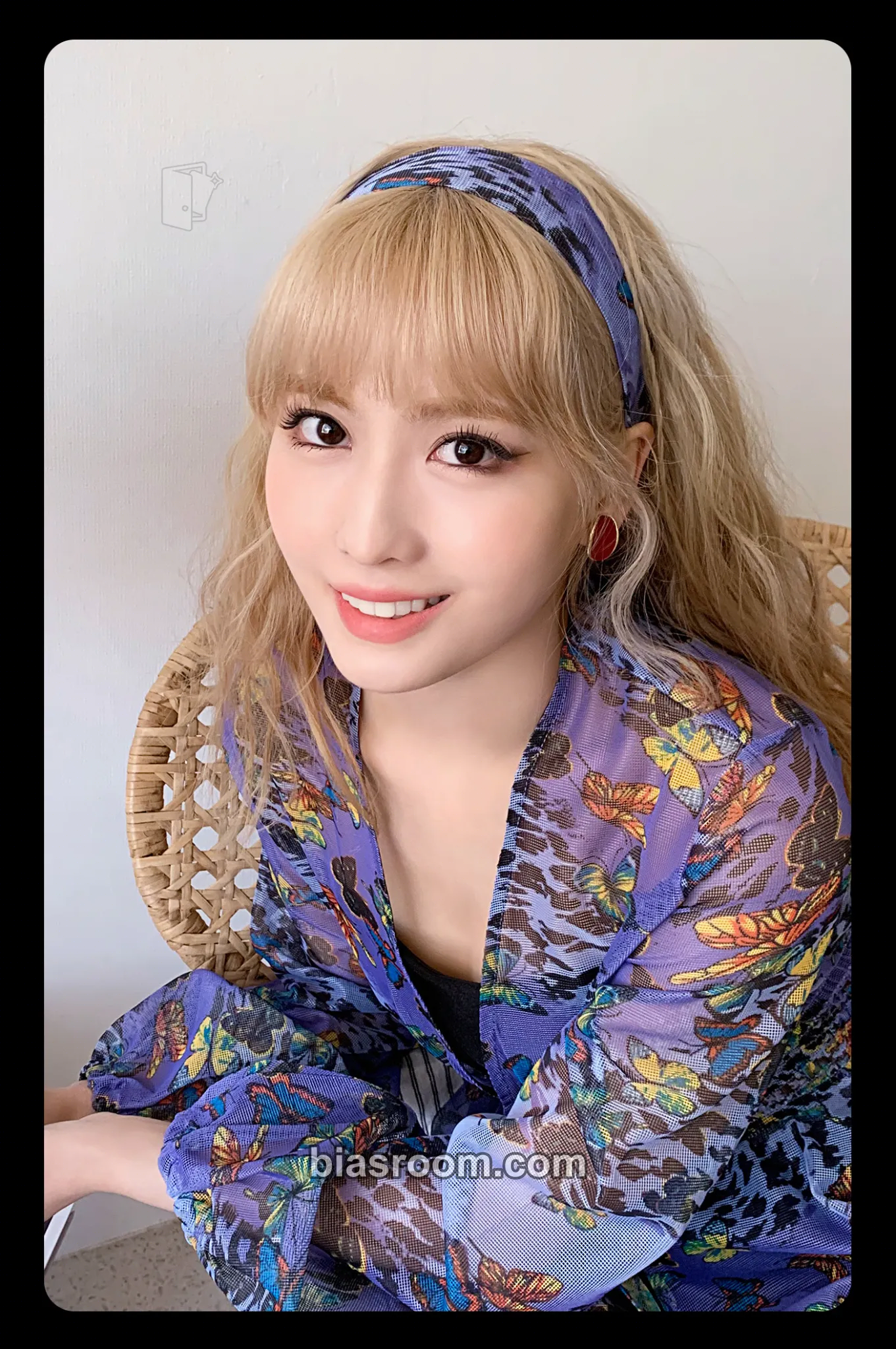 Momo MORE & MORE Photocard - TWICE - TWICE K-pop photocard