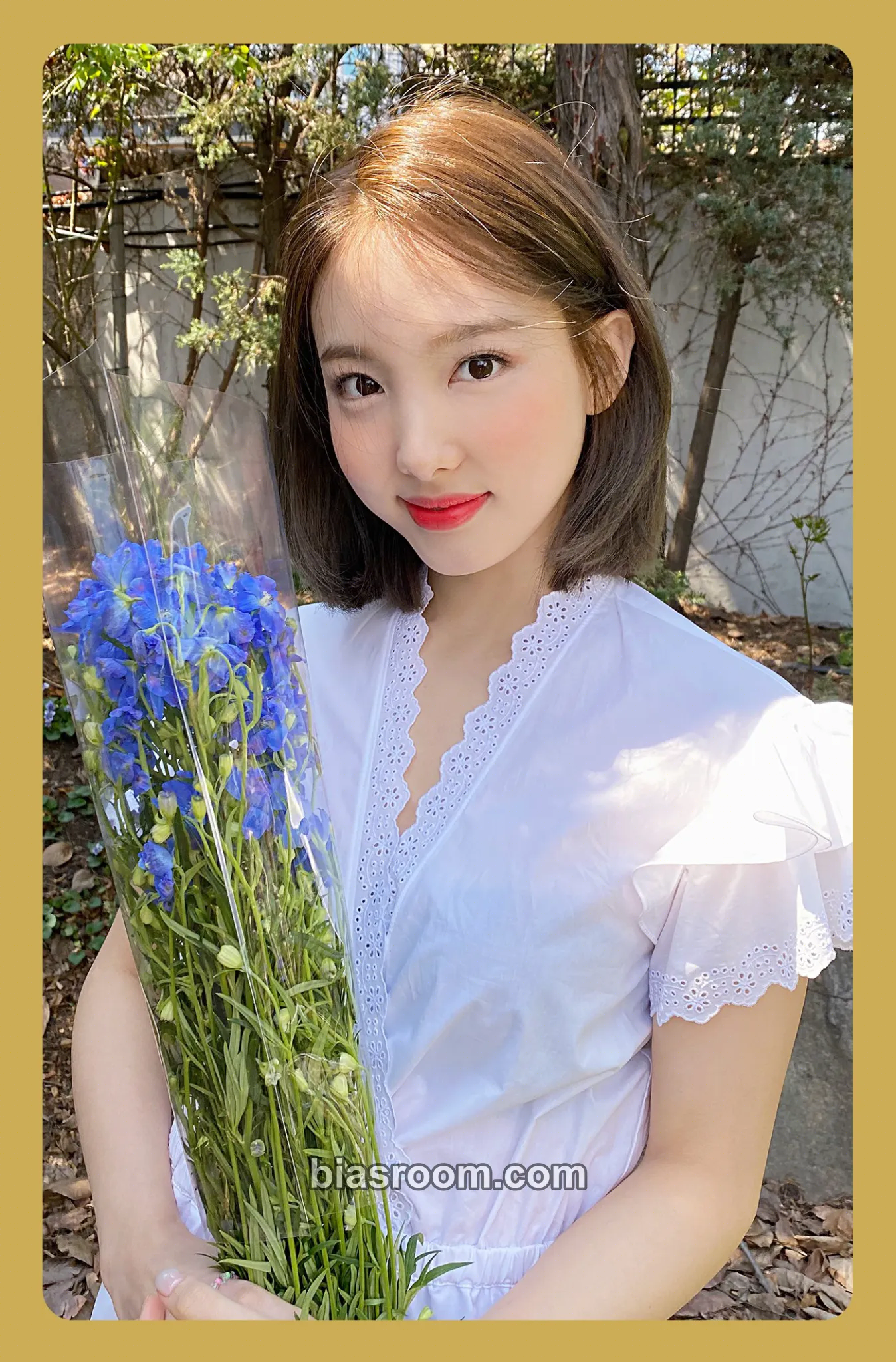 Nayeon MORE & MORE Photocard - TWICE - TWICE K-pop photocard