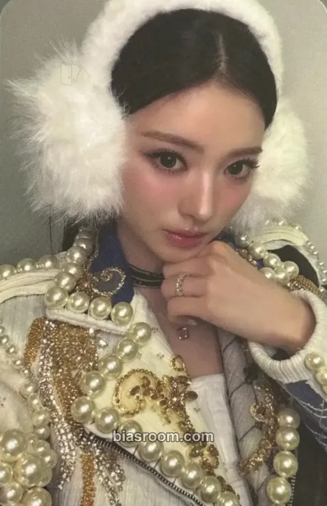 MEOVV - Anna - 1:1 online photo&call event Event winter version makestar