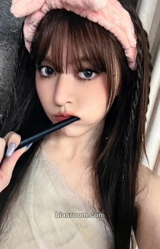 Lily Fe3O4: FORWARD Photocard - NMIXX - NMIXX K-pop photocard