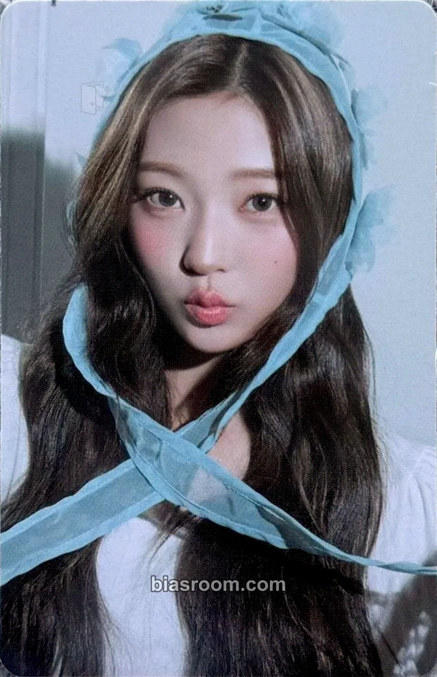 Stella House of H : Hide And Seek Photocard - Hearts2Hearts - Hearts2Hearts K-pop photocard