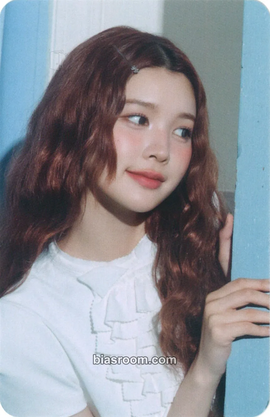 A-na House of H : Hide And Seek Photocard - Hearts2Hearts - Hearts2Hearts K-pop photocard