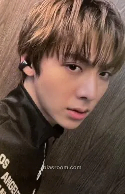 Woochan BOSE Earbuds Photocard - ALLDAY PROJECT - ALLDAY PROJECT K-pop photocard