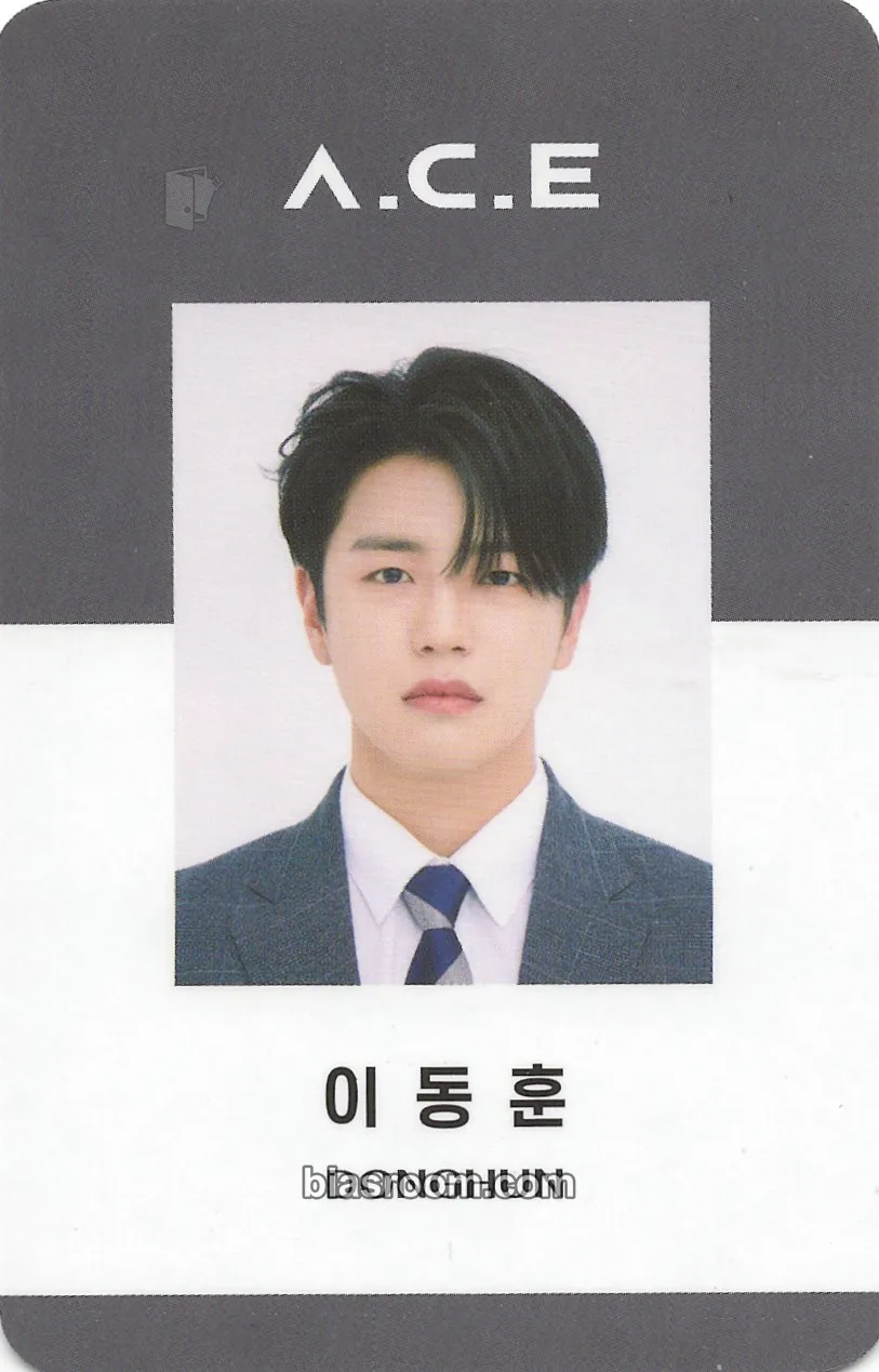 Lee Jiham A.C.E 2022 Seasons Greetings: A.C.E Company Photocard - A.C.E - A.C.E K-pop photocard