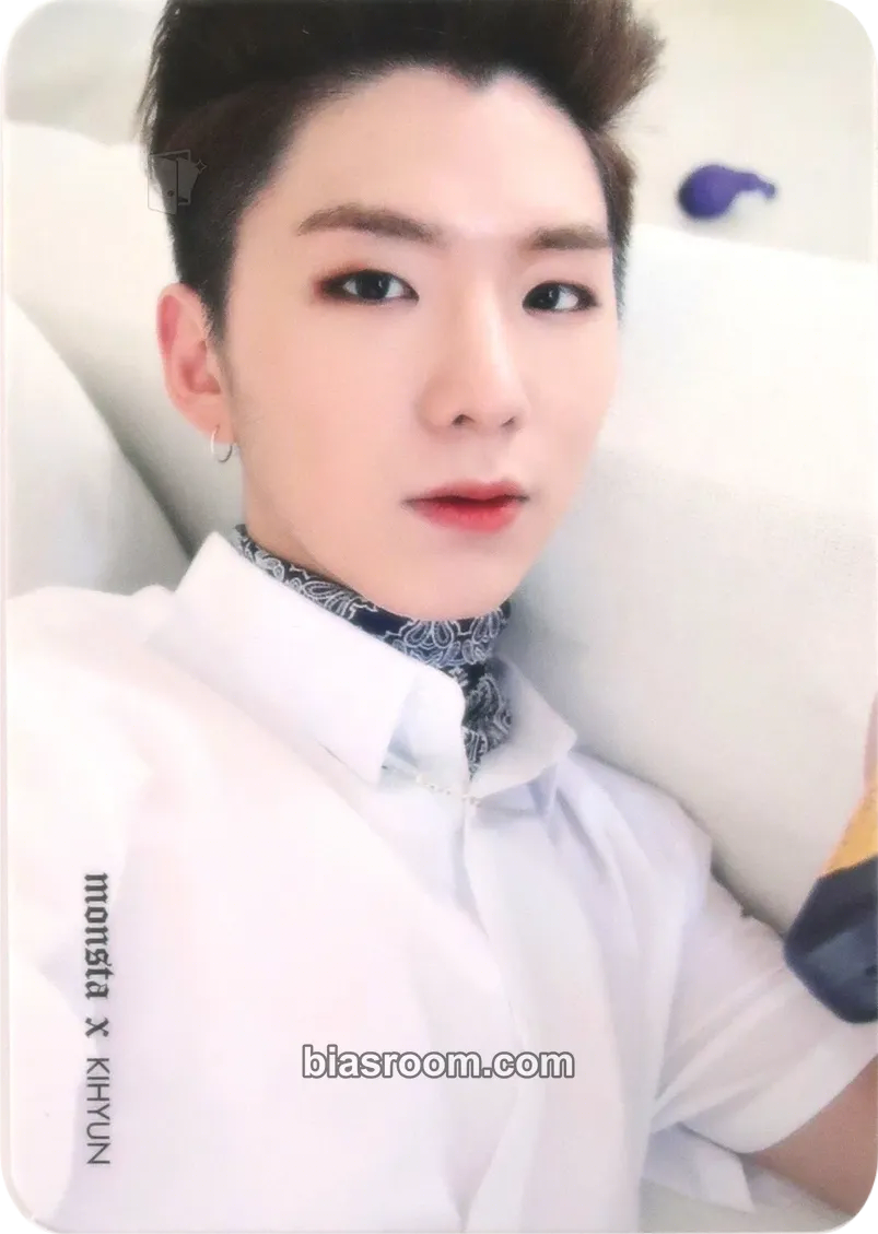 Kihyun Picnic in Monbebe World Photocard - MONSTA X - MONSTA X K-pop photocard