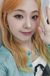 Chaerin Feelin' Hot Photocard - ICHILLIN’ - ICHILLIN’ K-pop photocard