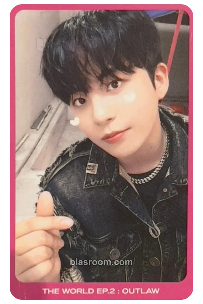 Jongho THE WORLD EP.2 : OUTLAW Photocard - ATEEZ - ATEEZ K-pop photocard