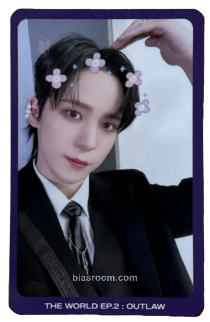 Yunho THE WORLD EP.2 : OUTLAW Photocard - ATEEZ - ATEEZ K-pop photocard