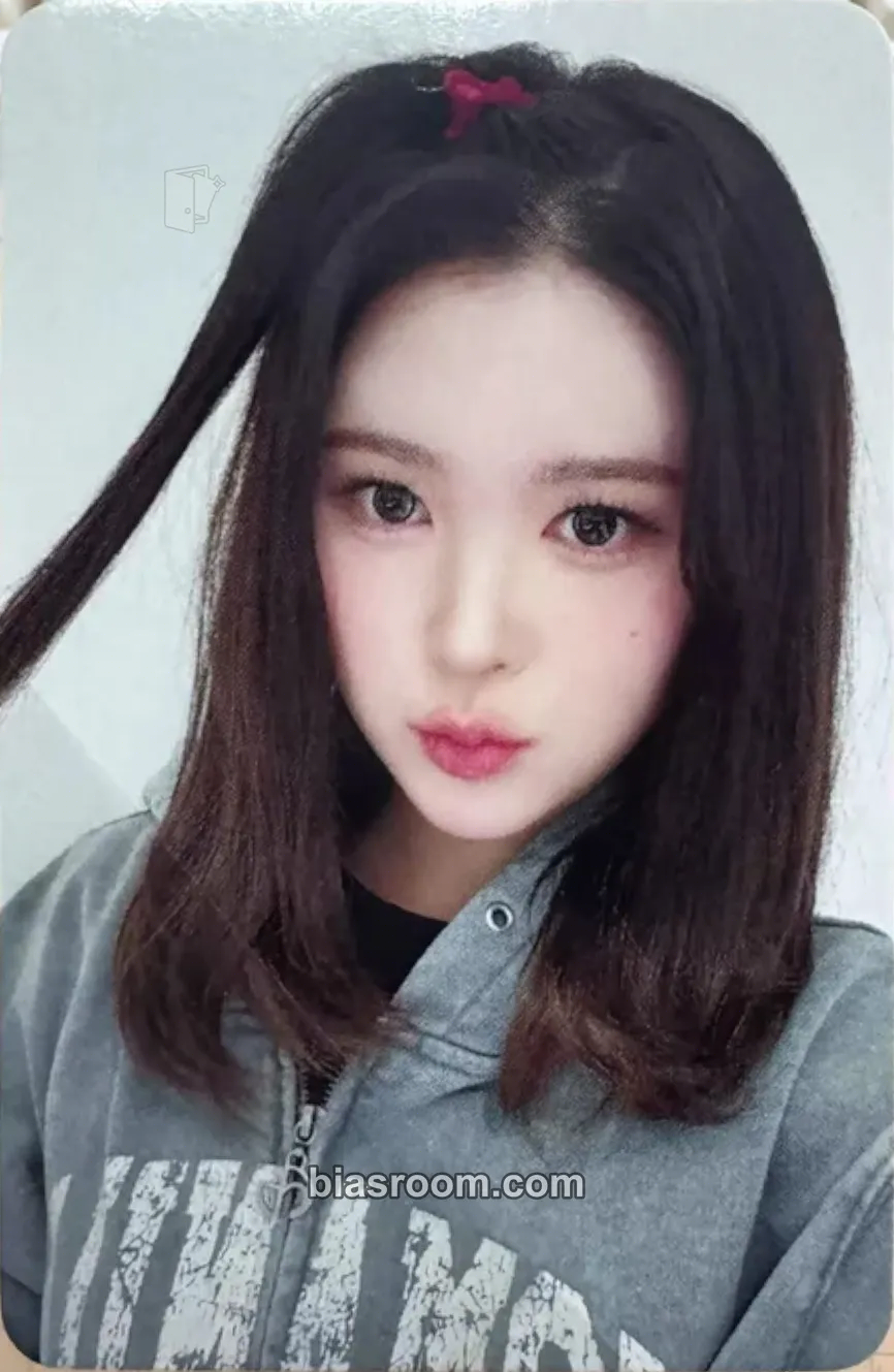 A-na FOCUS Photocard - Hearts2Hearts - Hearts2Hearts K-pop photocard
