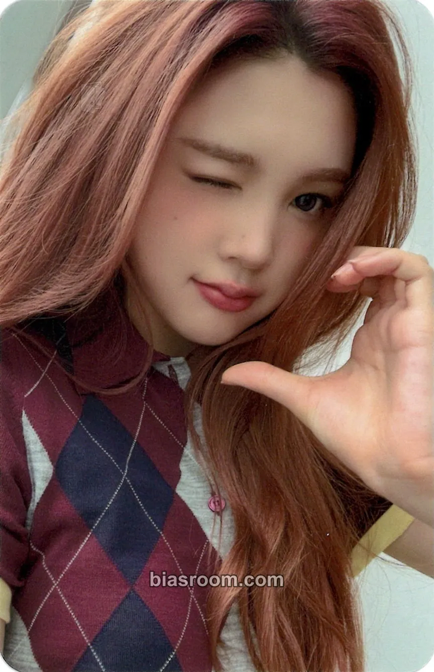 A-na FOCUS Photocard - Hearts2Hearts - Hearts2Hearts K-pop photocard