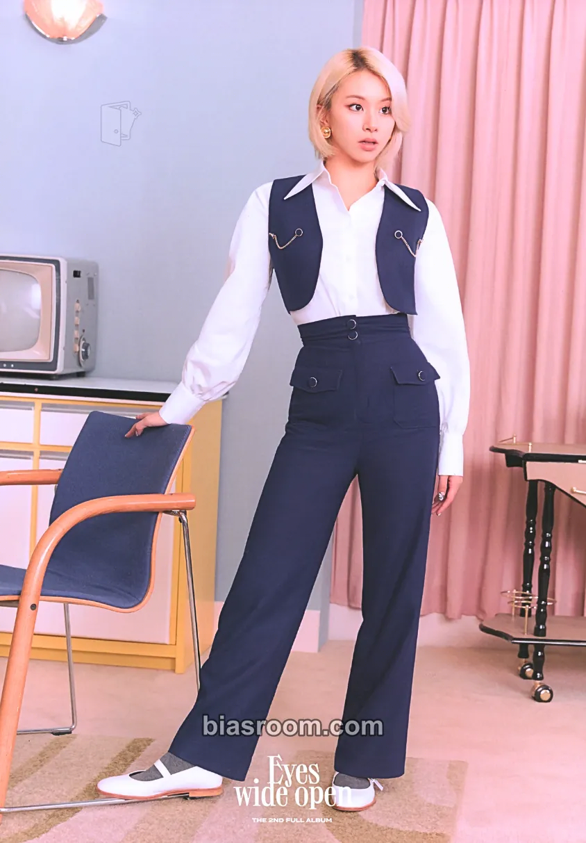 Chaeyoung Eyes Wide Open Photocard - TWICE - TWICE K-pop photocard