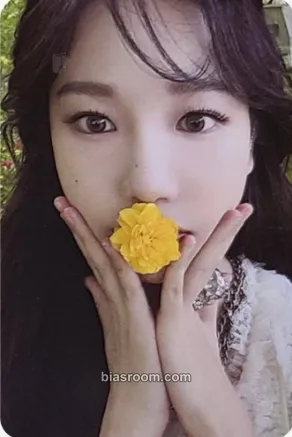Jo Yuri Op.22 Y-Waltz : in Major Photocard - Jo Yuri K-pop photocard