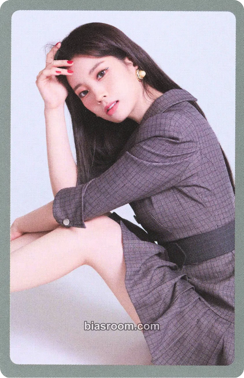 Dahyun Eyes Wide Open Photocard - TWICE - TWICE K-pop photocard