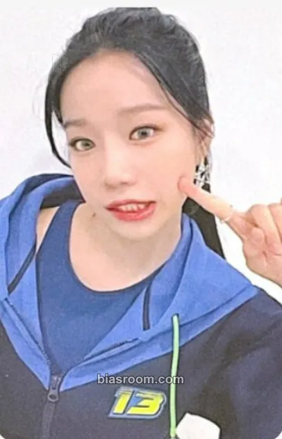 Jo Yuri Op.22 Y-Waltz : in Major Photocard - Jo Yuri K-pop photocard