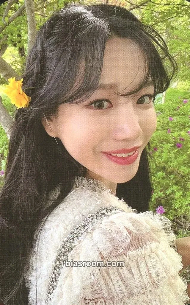Jo Yuri Op.22 Y-Waltz : in Major Photocard | Bias Room