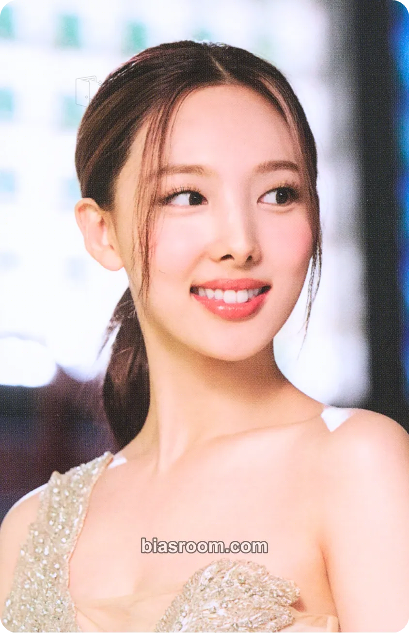 Nayeon Eyes Wide Open Photocard - TWICE - TWICE K-pop photocard