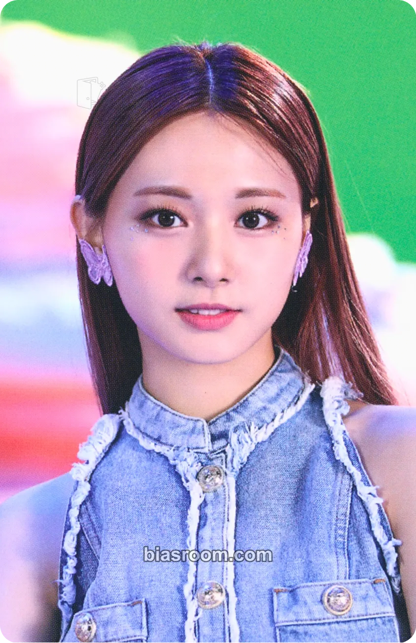 Tzuyu Eyes Wide Open Photocard - TWICE - TWICE K-pop photocard