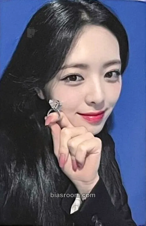 Yuna KILL MY DOUBT Photocard - ITZY - ITZY K-pop photocard