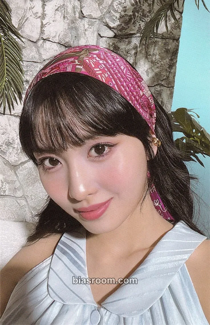 Momo Taste of Love Photocard - TWICE - TWICE K-pop photocard