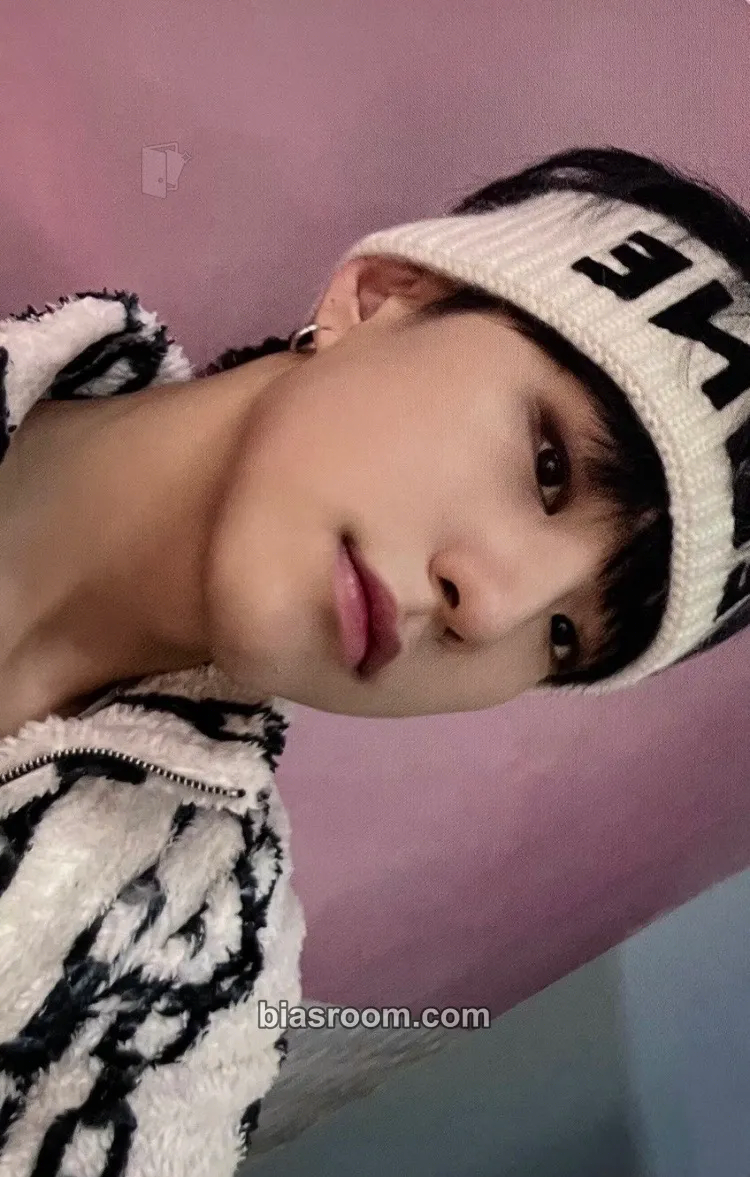 Hoshi Power of Love Photocard - SEVENTEEN - SEVENTEEN K-pop photocard