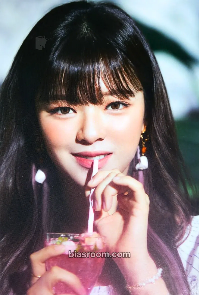 Jeongyeon Taste of Love Photocard - TWICE - TWICE K-pop photocard