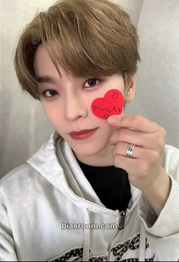 Xinlong EUPHORIA Photocard - ALPHA DRIVE ONE - ALPHA DRIVE ONE K-pop photocard