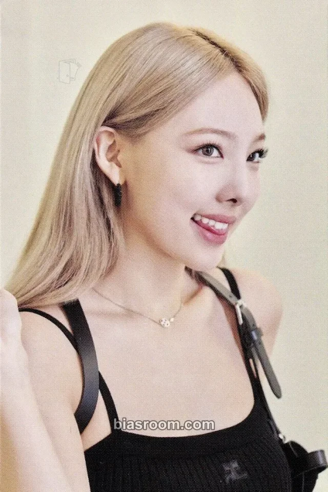 TWICE - Nayeon - BETWEEN 1&2 Album monograph photocard set