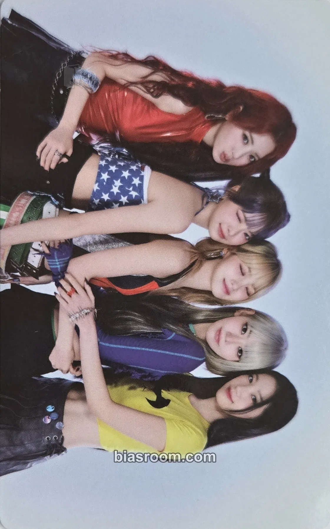'Fearnada' 2024 S/S - Seoul Photocard - LE SSERAFIM - LE SSERAFIM K-pop photocard