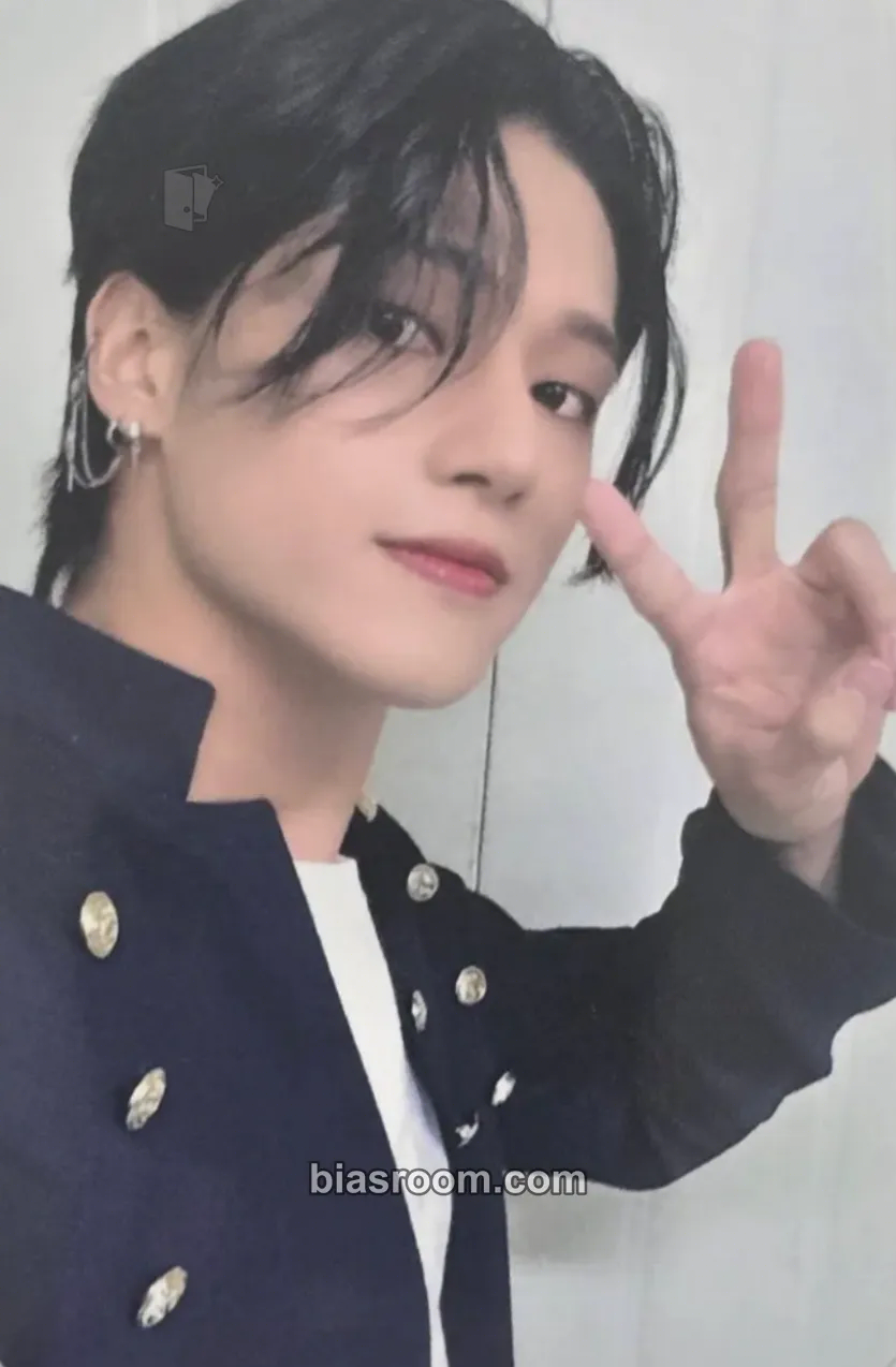 Wooyoung THE WORLD EP.2 : OUTLAW Photocard - ATEEZ - ATEEZ K-pop photocard