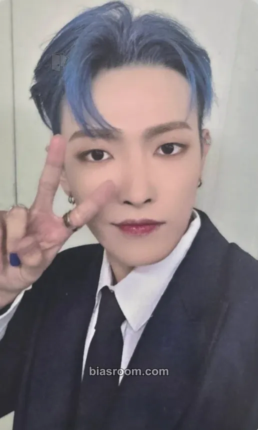 Hongjoong THE WORLD EP.2 : OUTLAW Photocard - ATEEZ - ATEEZ K-pop photocard