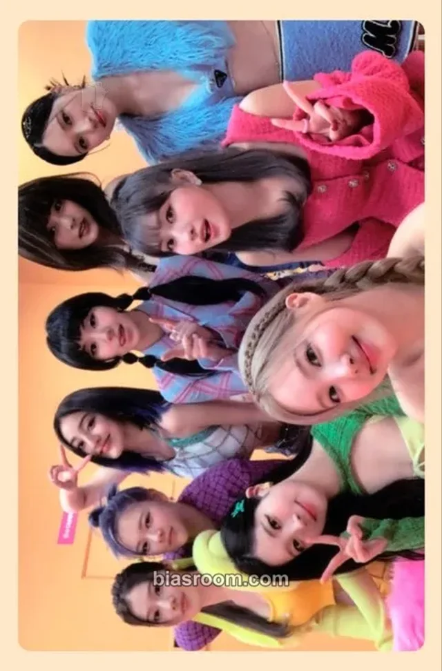 TWICE - BETWEEN 1&2 Album archive version pob (pre-order benefit) photocard set