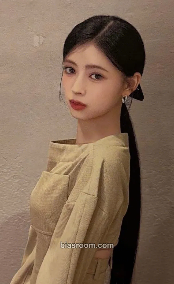 Rima AWAKE Photocard - NiziU - NiziU K-pop photocard