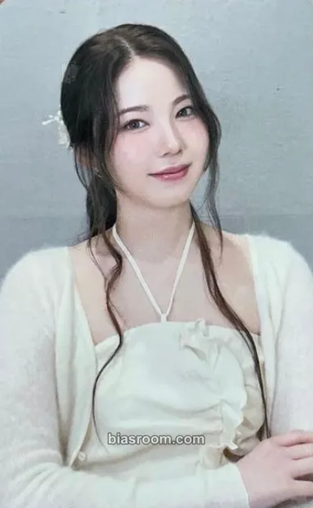 NiziU - Ayaka - AWAKE Album hmv purchase benefit