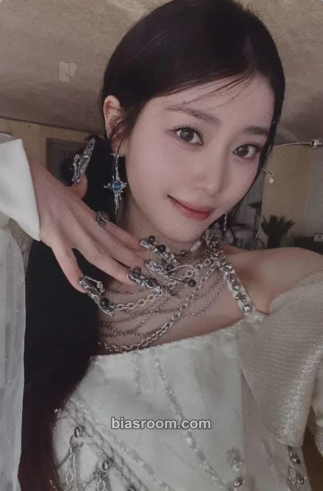 Xiaoting Against The World Photocard - Kep1er - Kep1er K-pop photocard