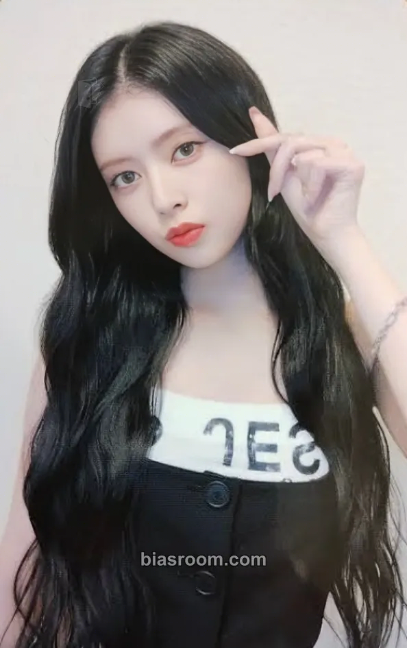 Rima AWAKE Photocard - NiziU - NiziU K-pop photocard