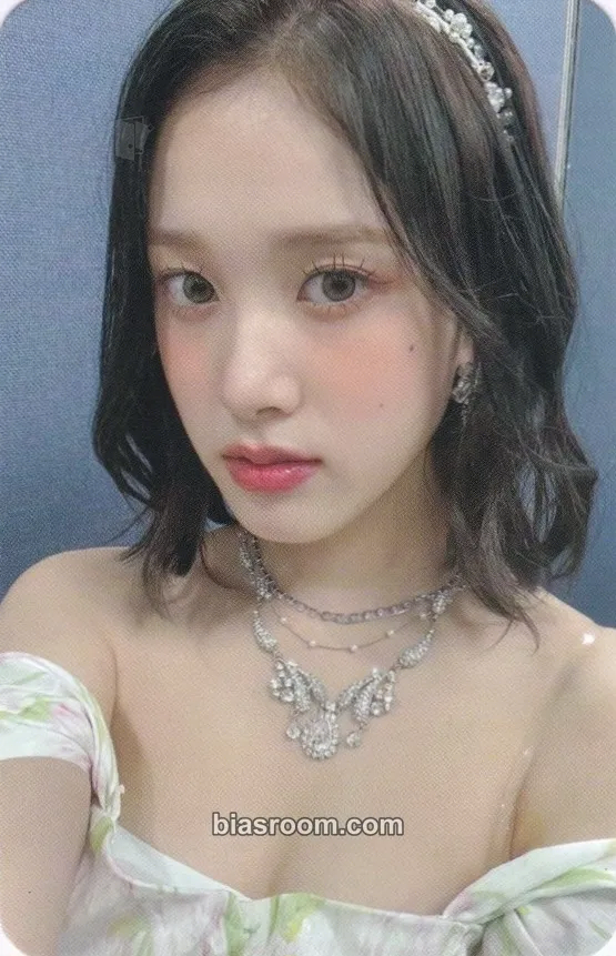 J WE NEED LOVE Photocard - STAYC - STAYC K-pop photocard