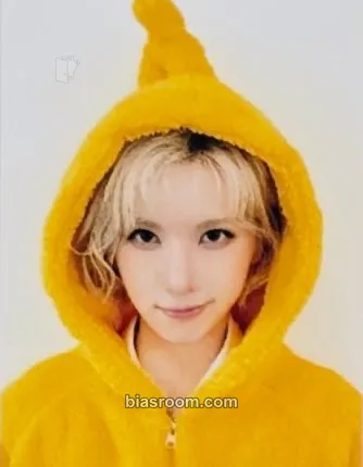Bae Fe3O4: FORWARD Photocard - NMIXX - NMIXX K-pop photocard