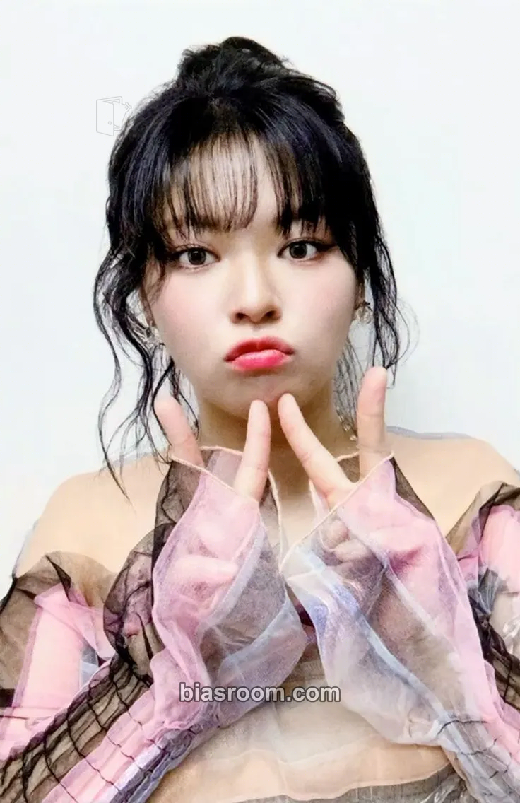 Jeongyeon DIVE Photocard - TWICE - TWICE K-pop photocard