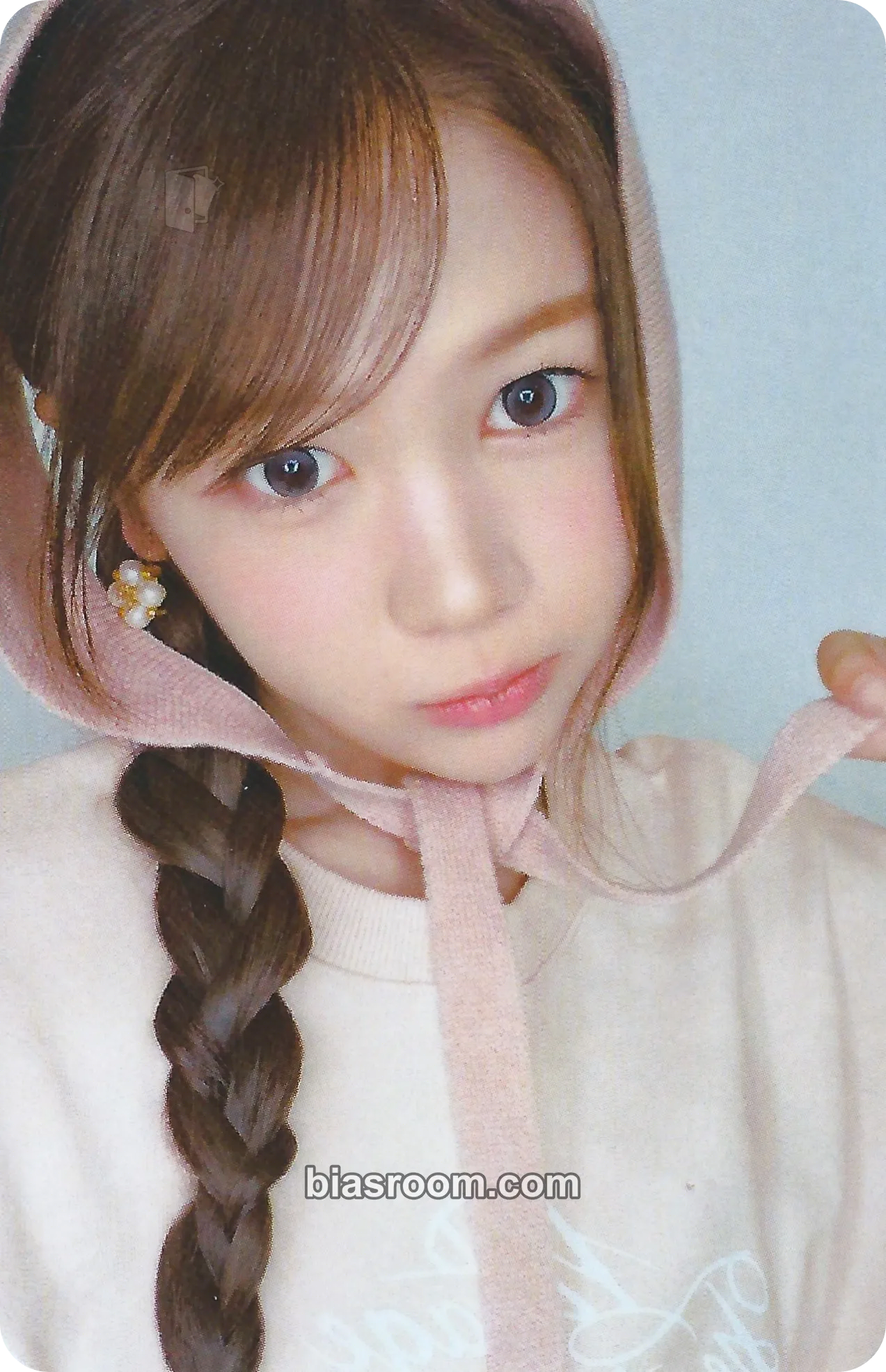 Ye-on LILY BROWN meets Hearts2Hearts Photocard - Hearts2Hearts - Hearts2Hearts K-pop photocard